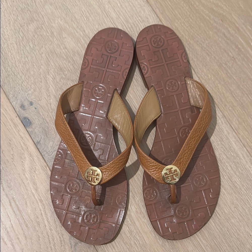 Tory Burch Tan Flip Flops - Picture 5 of 8